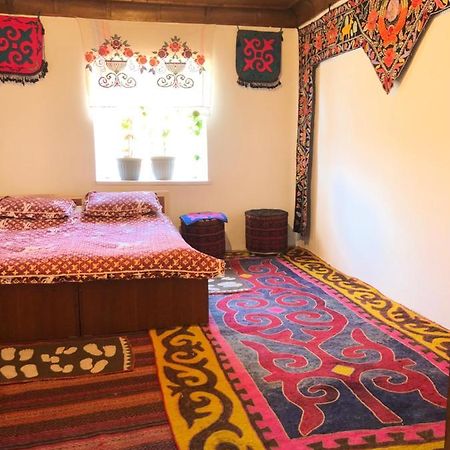 Tilek Guest House Sary-Mogul Εξωτερικό φωτογραφία
