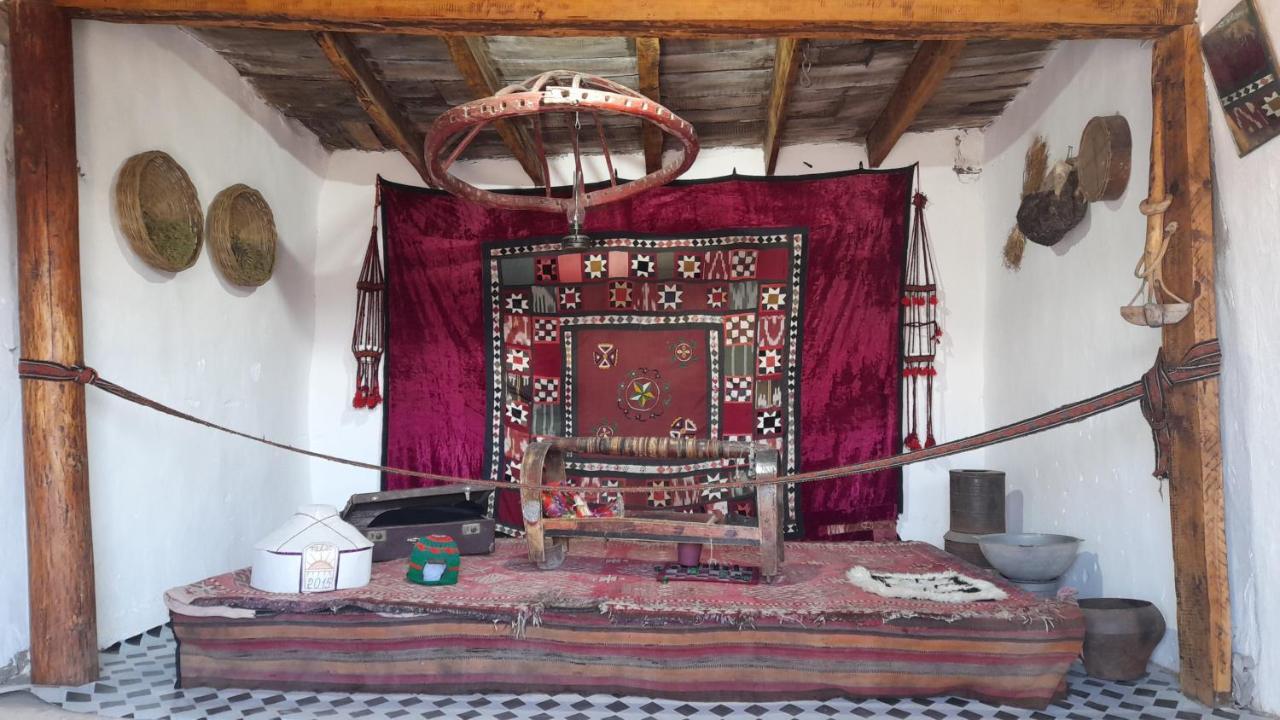 Tilek Guest House Sary-Mogul Εξωτερικό φωτογραφία