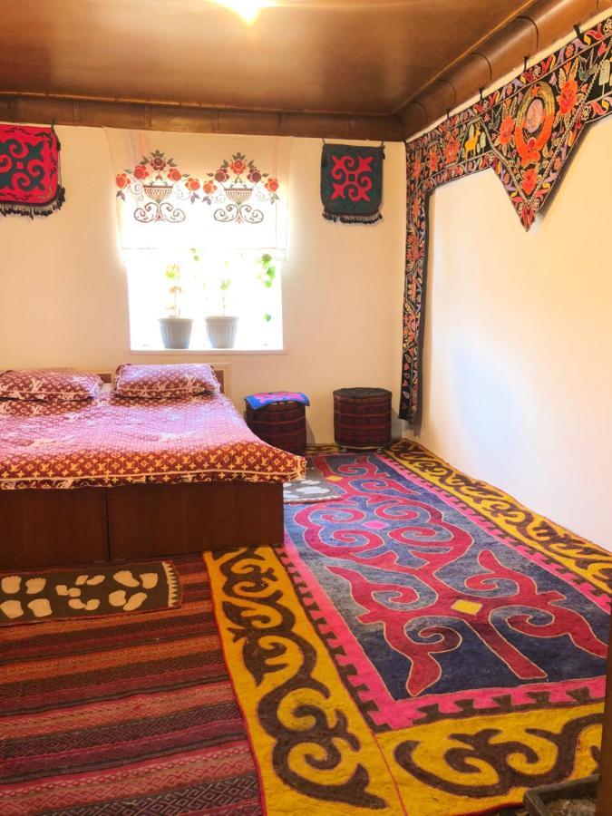Tilek Guest House Sary-Mogul Εξωτερικό φωτογραφία